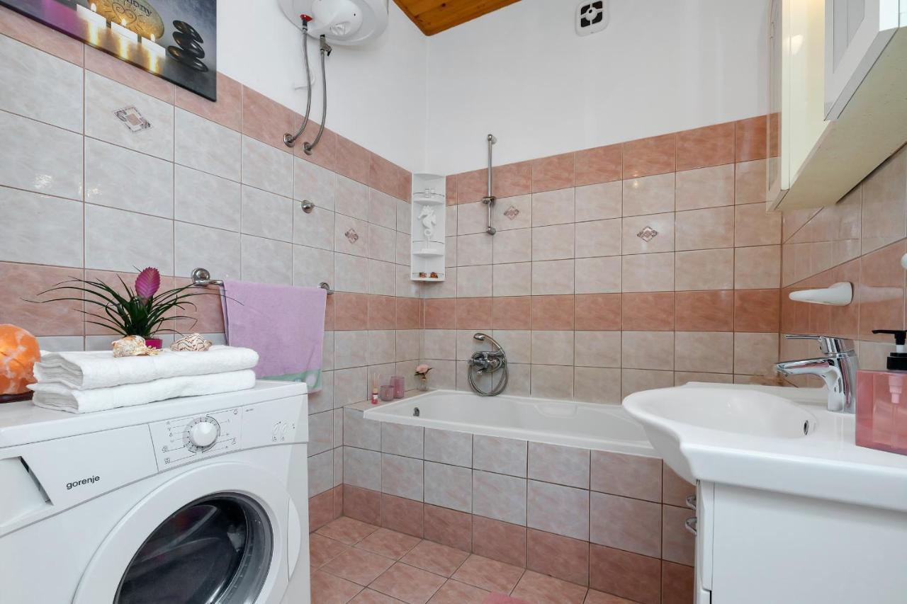 Apartments Rose Baska Voda Exterior photo